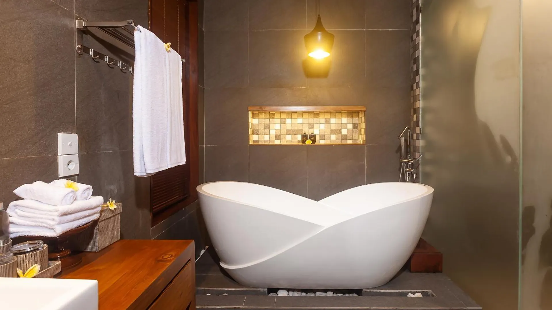 Manah Shanti Suites By Pramana Villas ウブド 3*,